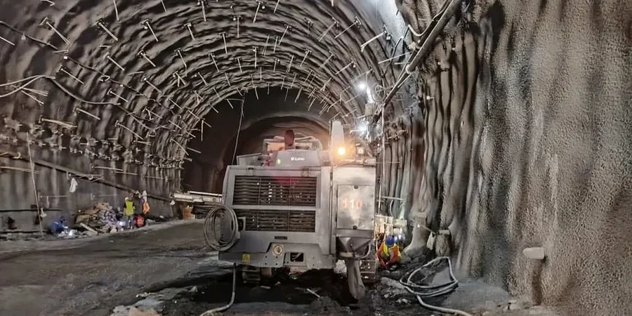 Monitoreo Geotécnico de Excavaciones en Alto Hospicio: Control en Suelos Salinos y Terrazas Costeras